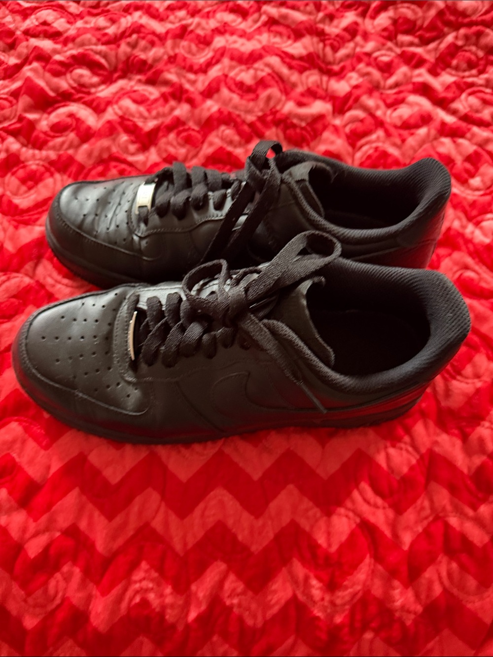 Black Nike AF1 Air Force 1 Athletic Sneakers - Classic Low-Top